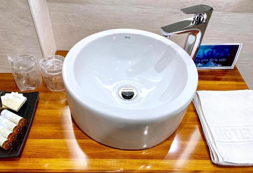 هتل Tres Coronas De Silos