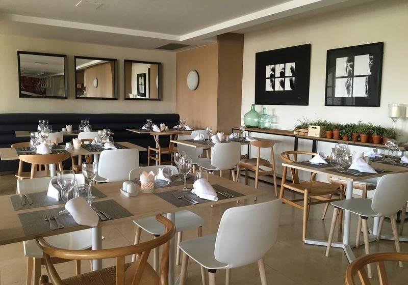 ホテル Tres Torres