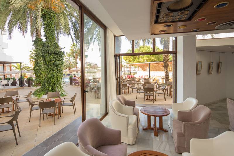 ホテル Tres Torres