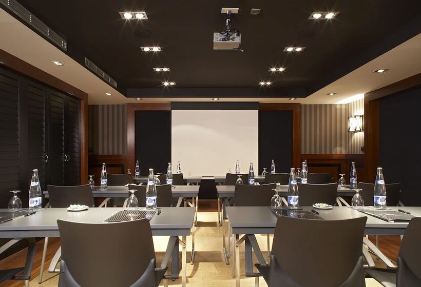 בית מלון כפרי U232