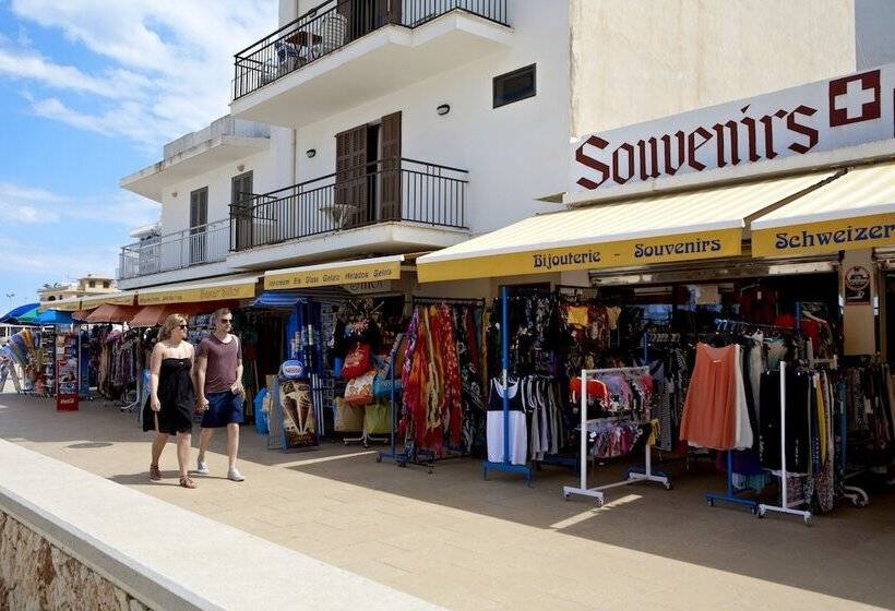 Universal Hotel Perla