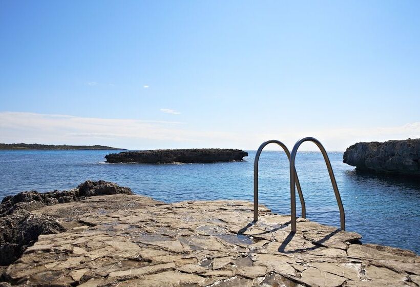 Universal Hotel Perla