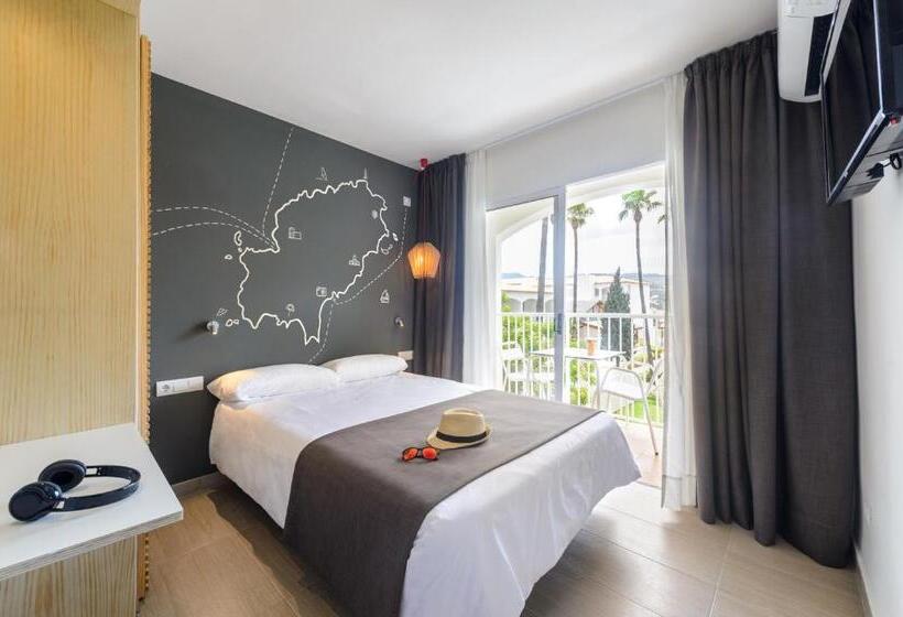 בית מלון כפרי Vibra Cala Tarida 3* Sup