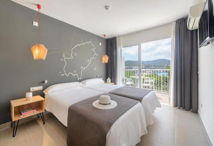 בית מלון כפרי Vibra Cala Tarida 3* Sup