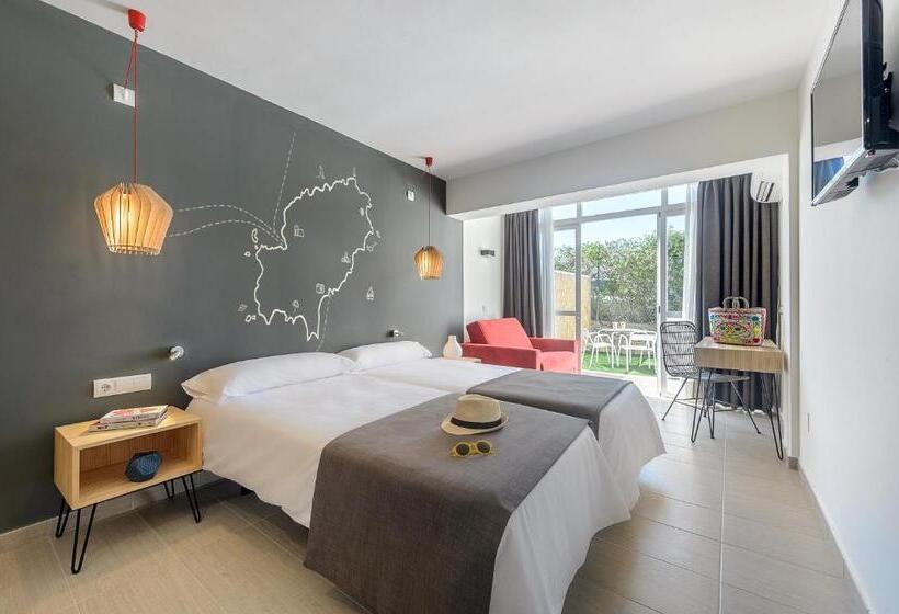 בית מלון כפרי Vibra Cala Tarida 3* Sup