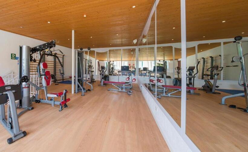 בית מלון כפרי Vibra Cala Tarida 3* Sup