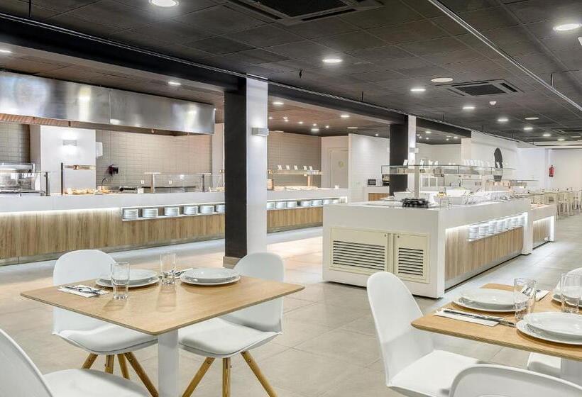 בית מלון כפרי Vibra Cala Tarida 3* Sup