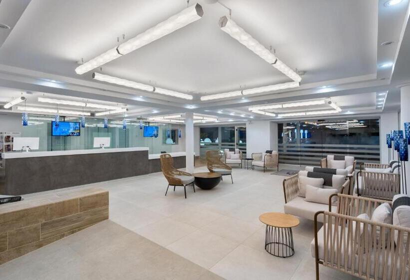 בית מלון כפרי Vibra Cala Tarida 3* Sup