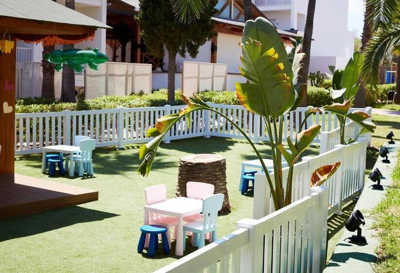 בית מלון כפרי Vibra Cala Tarida 3* Sup