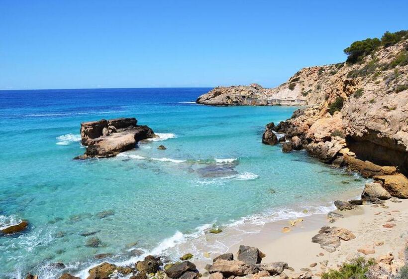 בית מלון כפרי Vibra Cala Tarida 3* Sup