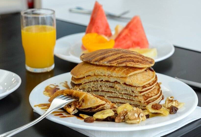 ホテル Vibra S'Estanyol