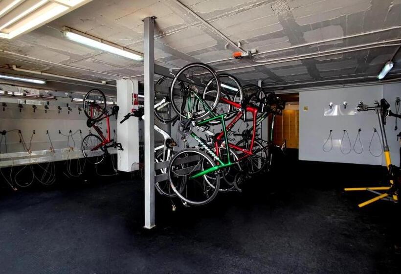 Leman Hotel y Apartamentos