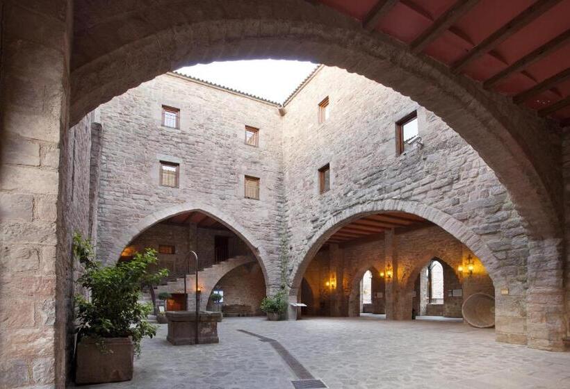 Parador De Cardona