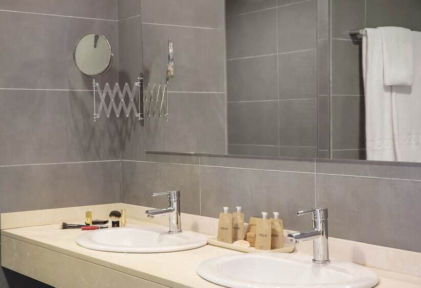 Portodrach Aparthotel & Suites