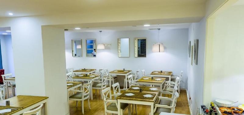 Portodrach Aparthotel & Suites