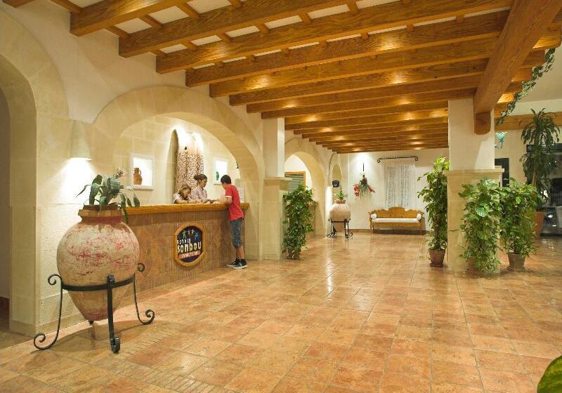 Royal Son Bou Family Club