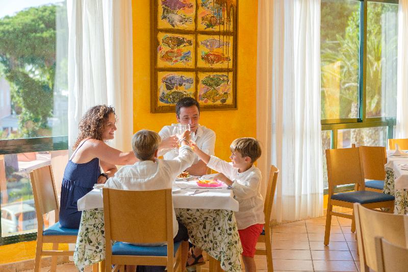 Royal Son Bou Family Club