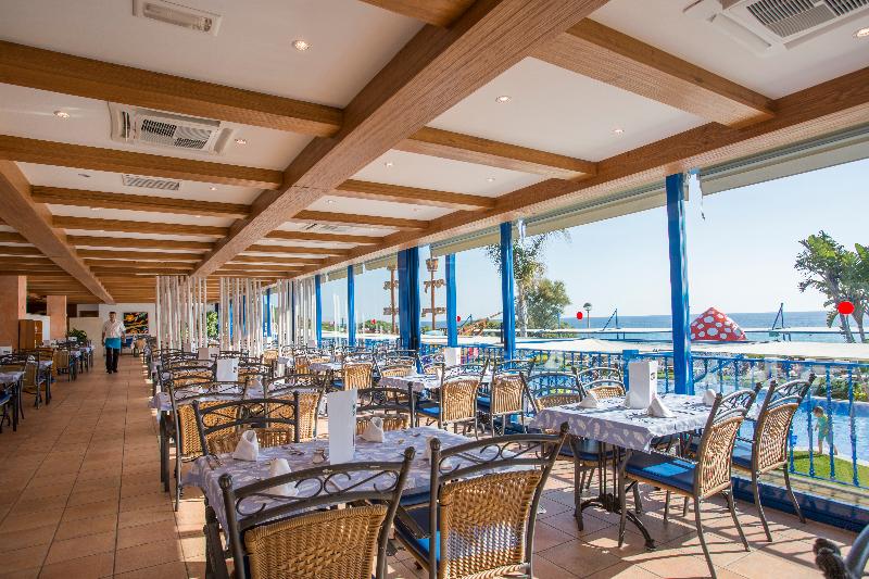 Royal Son Bou Family Club