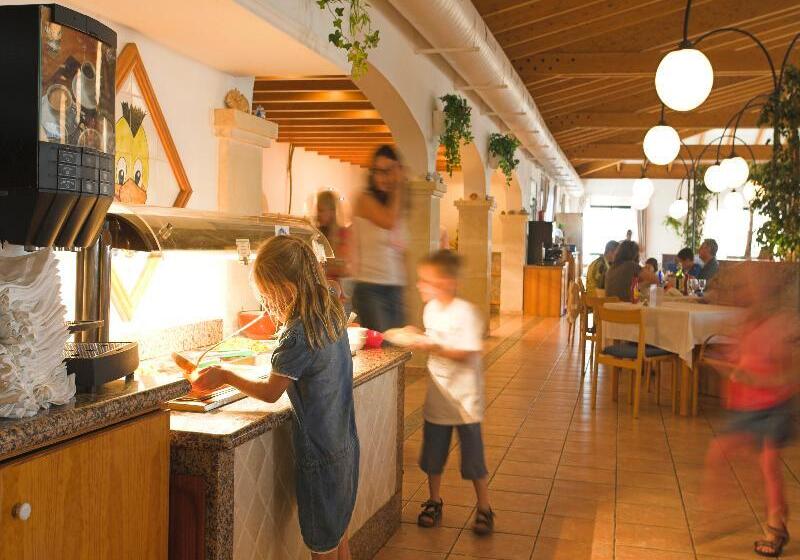 Royal Son Bou Family Club