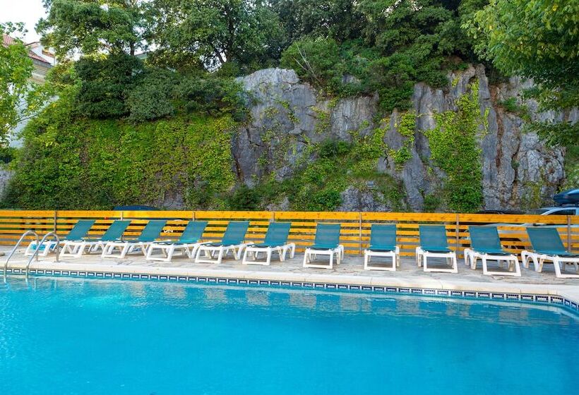 Apartamentos Los Arces