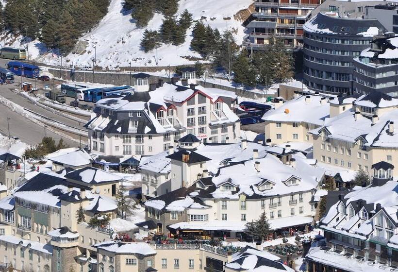 Apartamentos Sabica Nevada Plaza