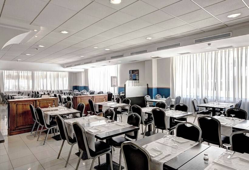 Apartamentos Turísticos Jardines del Plaza