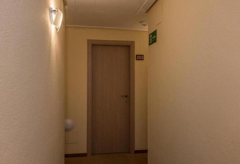 客栈  H. Ciudad De Lepe