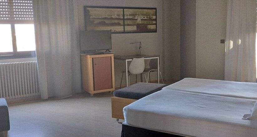 Отель Almirante