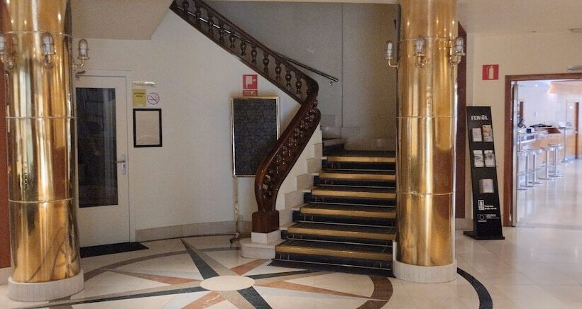 Отель Almirante