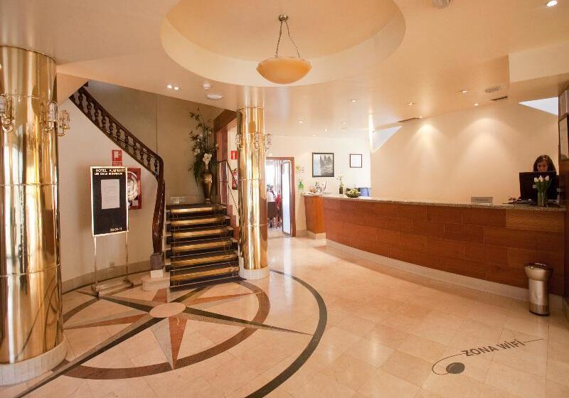 Отель Almirante