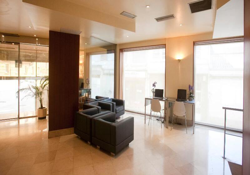 Отель Almirante