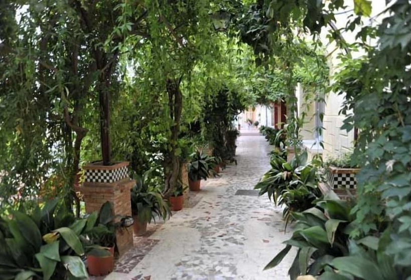 Отель Andalucia