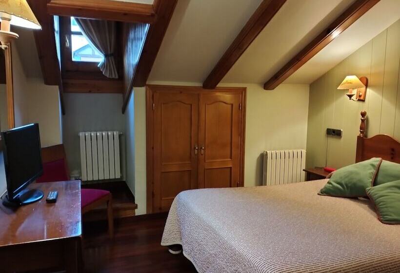 בית מלון כפרי Aragüells