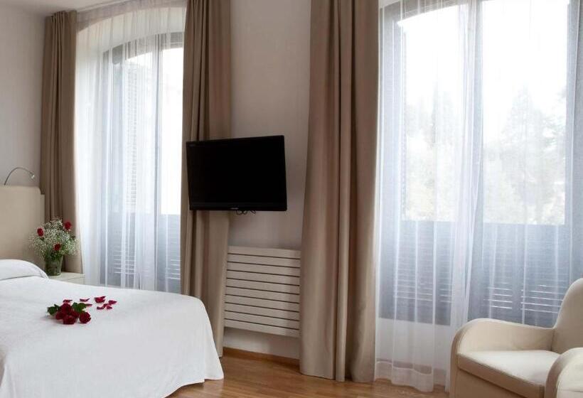 هتل Balneario Prats