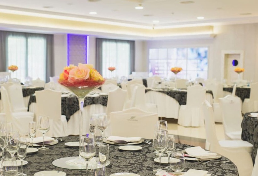 هتل Checkin Camino De Granada