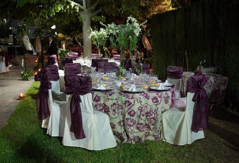 فندق Castillo De Montemayor