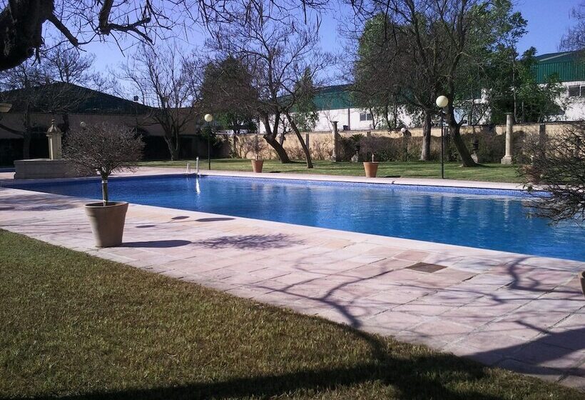 فندق Castillo De Montemayor