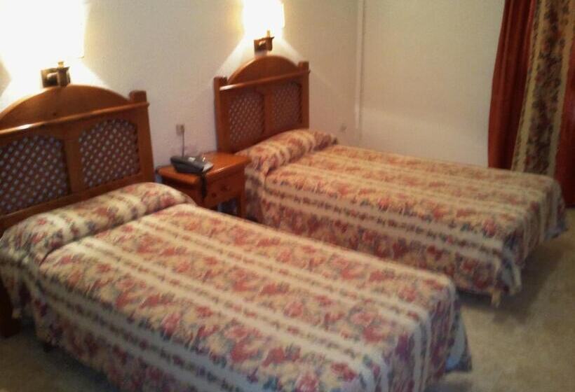 فندق Castillo De Montemayor