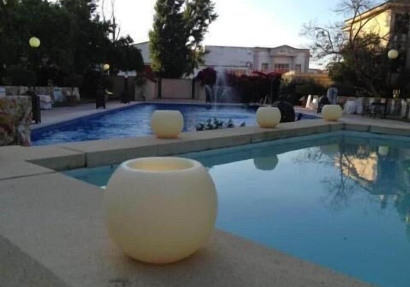 فندق Castillo De Montemayor