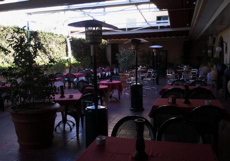 فندق Castillo De Montemayor