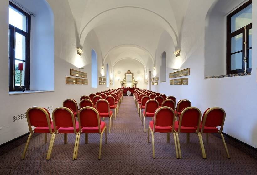 هتل Crisol Monasterio De San Miguel