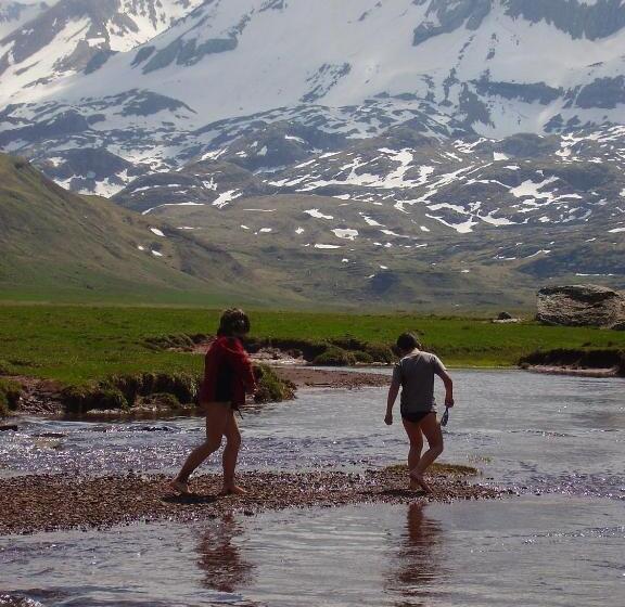 فندق De Montaña Uson