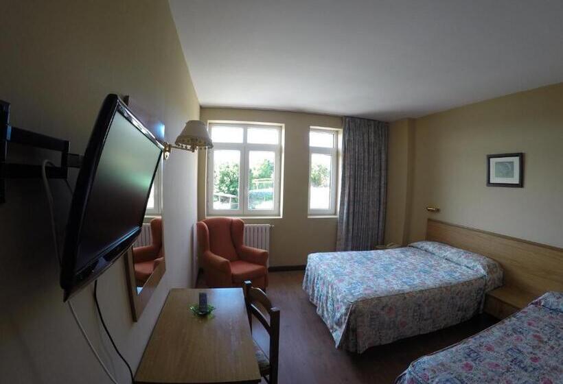 هتل Dunas De Oyambre