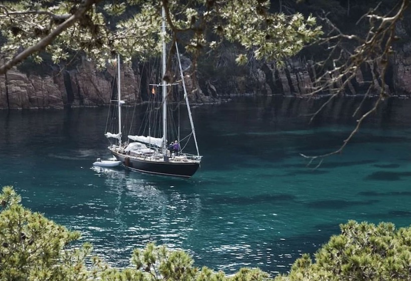 هتل Eetu  Adults Only