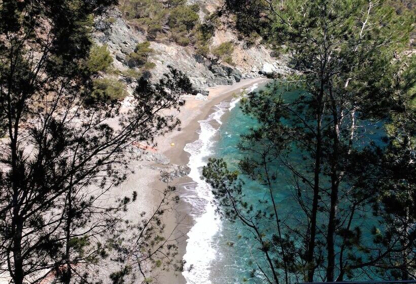 هتل Eetu  Adults Only