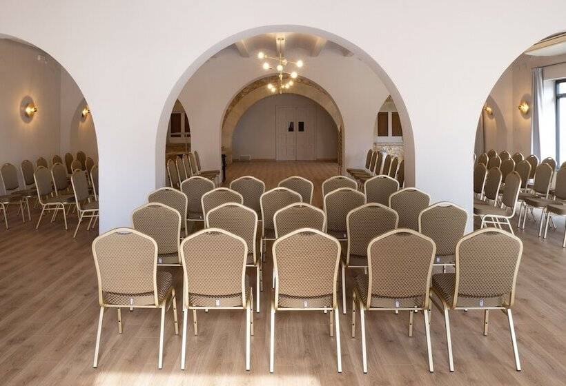 هتل Eetu  Adults Only