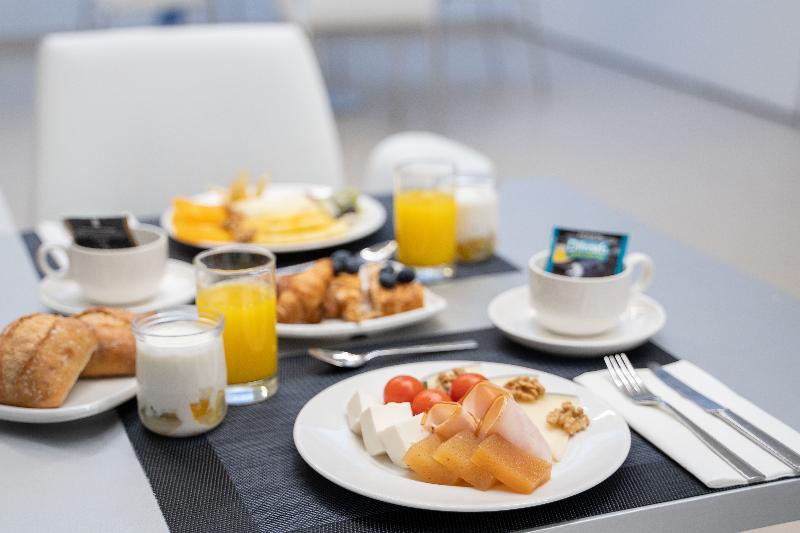 هتل Eurostars Blue Coruna