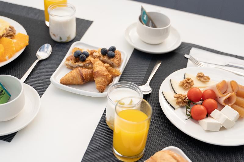 هتل Eurostars Blue Coruna