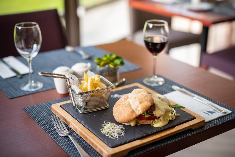 هتل Eurostars Ciudad De La Coruna