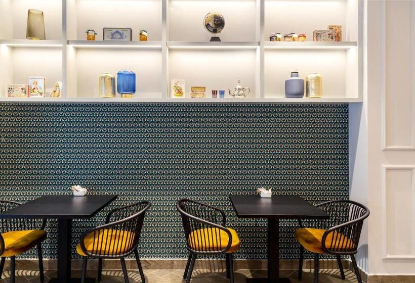 هتل Eurostars Puerta Real